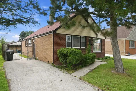 44 50TH Avenue Bellwood IL 60104