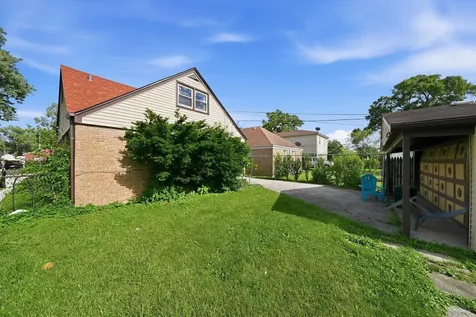 44 50TH Avenue Bellwood IL 60104