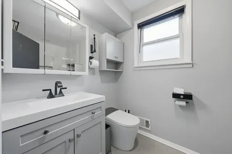 44 50TH Avenue Bellwood IL 60104