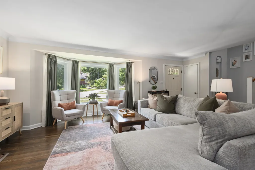 10831 South Longwood Drive Chicago IL 60643