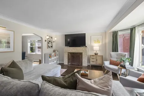 10831 South Longwood Drive Chicago IL 60643