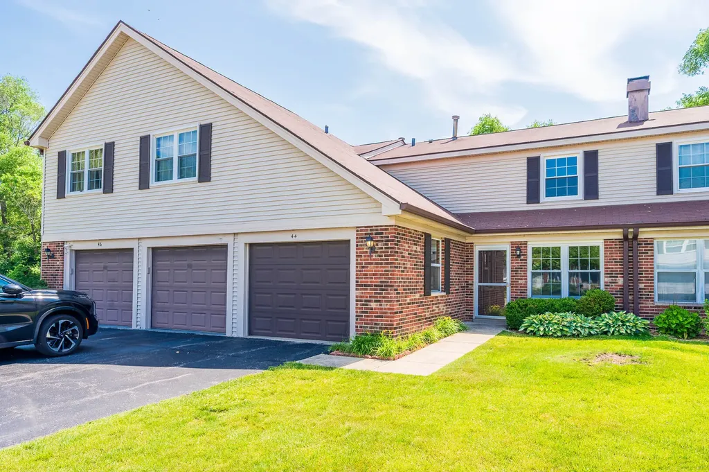44 Willow Circle Cary IL 60013