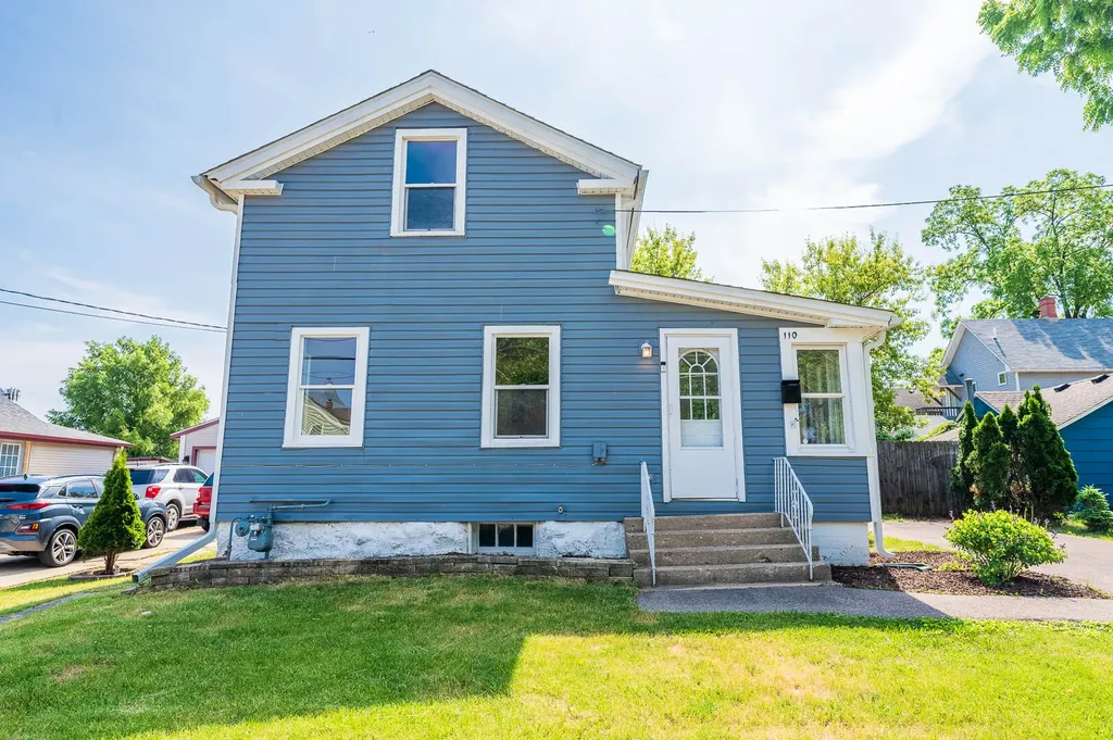 110 North Seminary Avenue Woodstock IL 60098