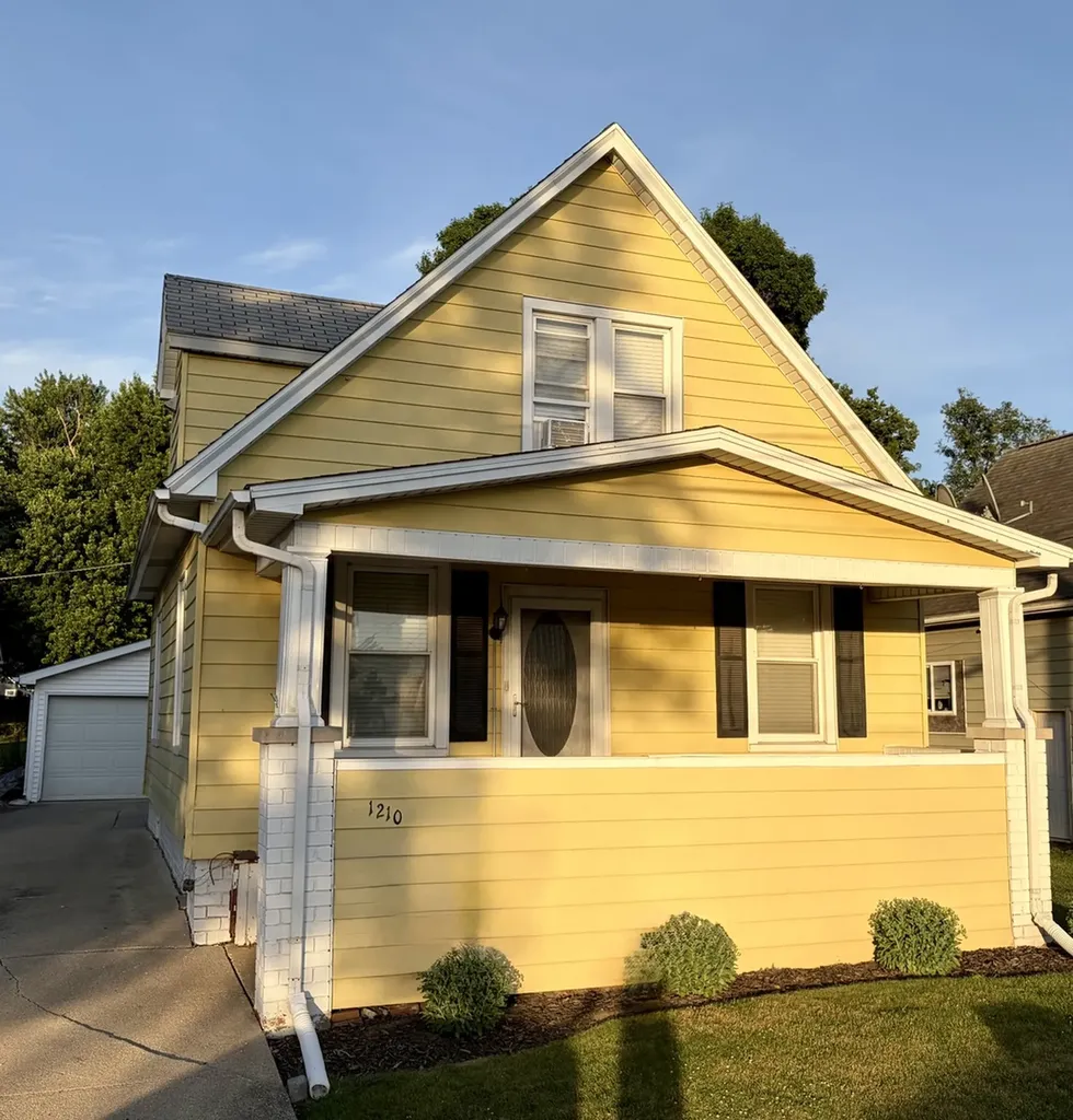 1210 South Oak Street Bloomington IL 61701