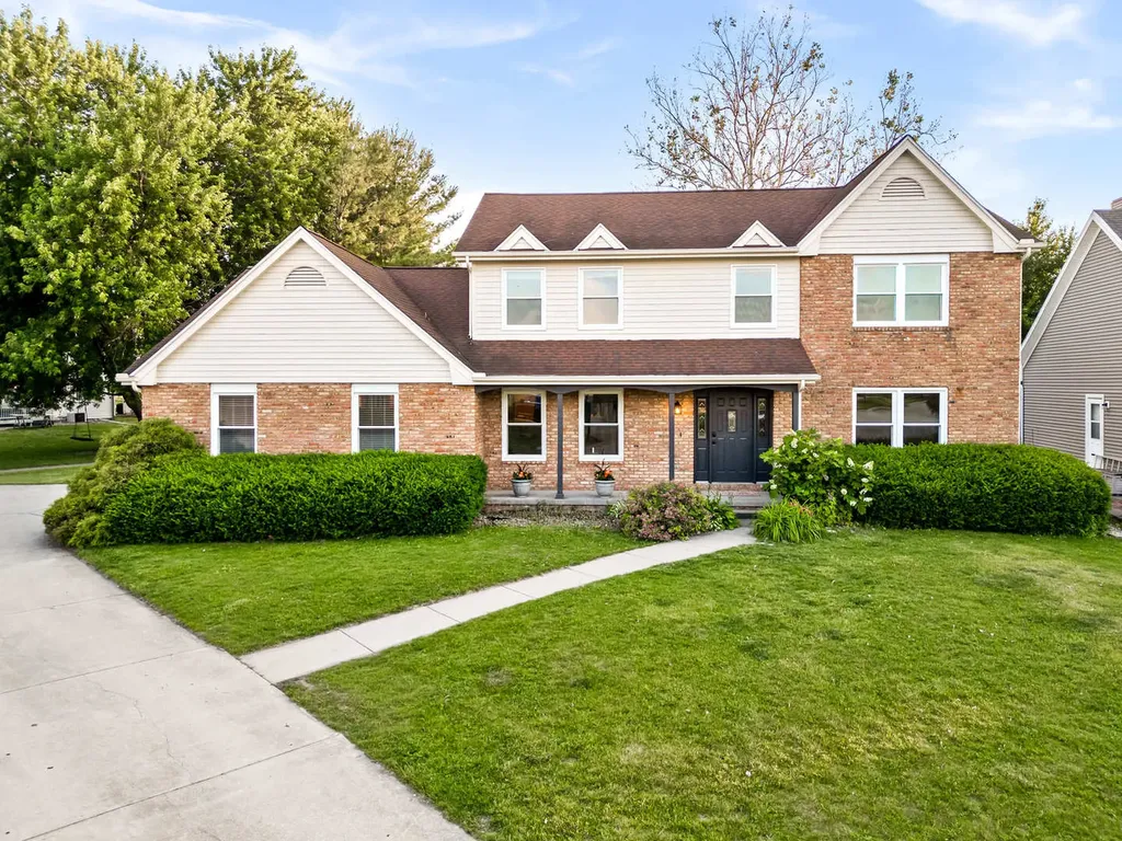 1 Shorewood Court Bloomington IL 61704