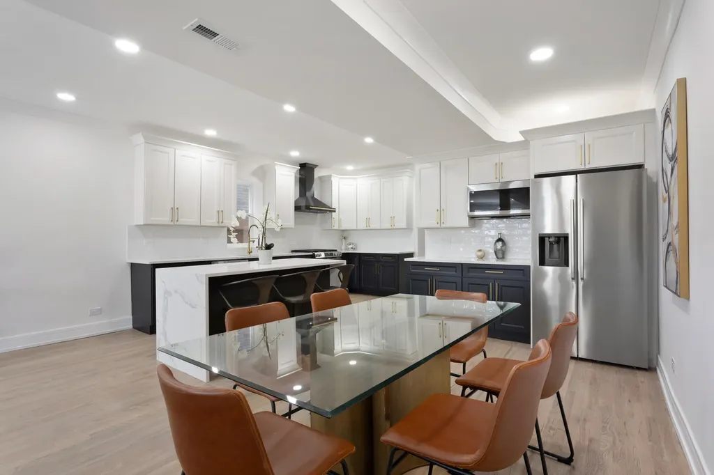 2456 West Huron Street Chicago IL 60612