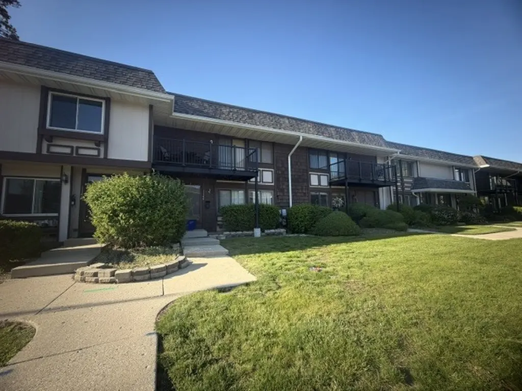 1140 Court G Hanover Park IL 60133