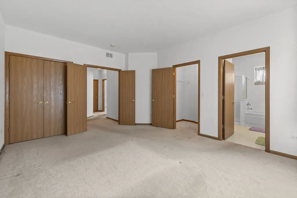 13761 South Redbud Drive Plainfield IL 60544
