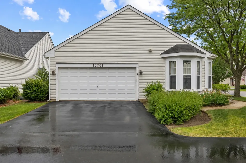 13761 South Redbud Drive Plainfield IL 60544