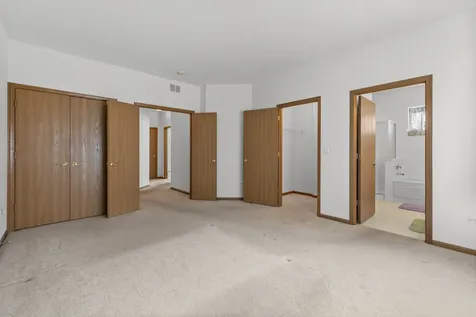 13761 South Redbud Drive Plainfield IL 60544