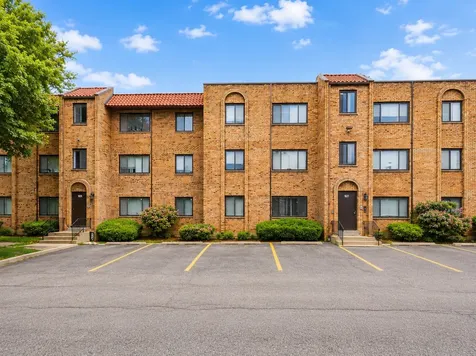 228 East Rimini Court Palatine IL 60067