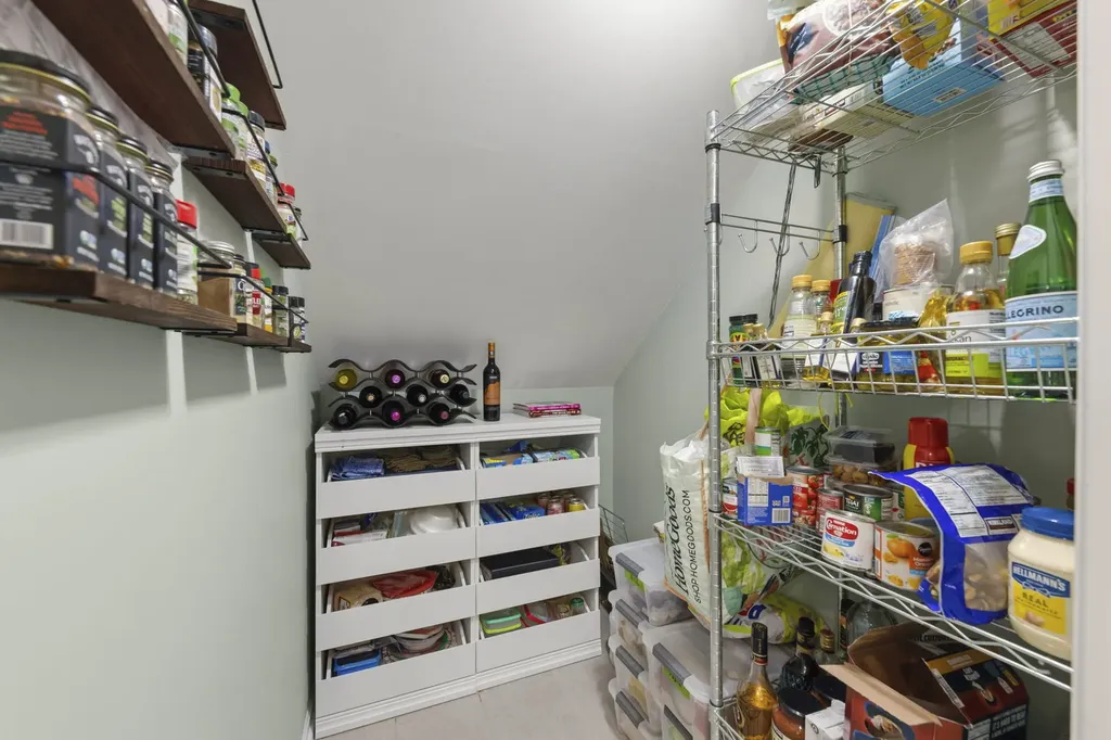 30W069 Penny Lane Warrenville IL 60555