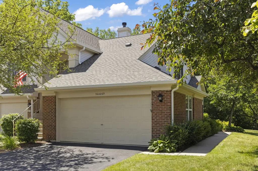 30W069 Penny Lane Warrenville IL 60555