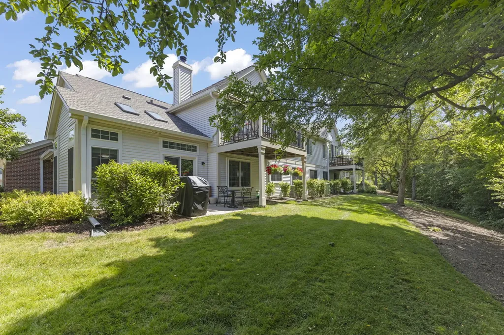 30W069 Penny Lane Warrenville IL 60555