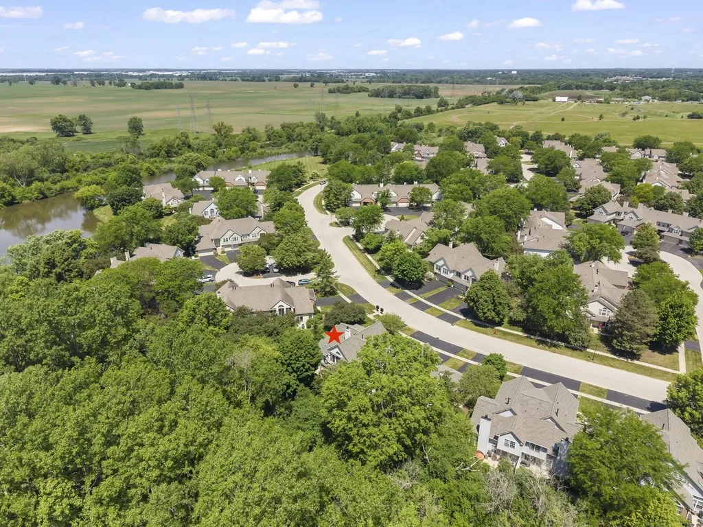 30W069 Penny Lane Warrenville IL 60555