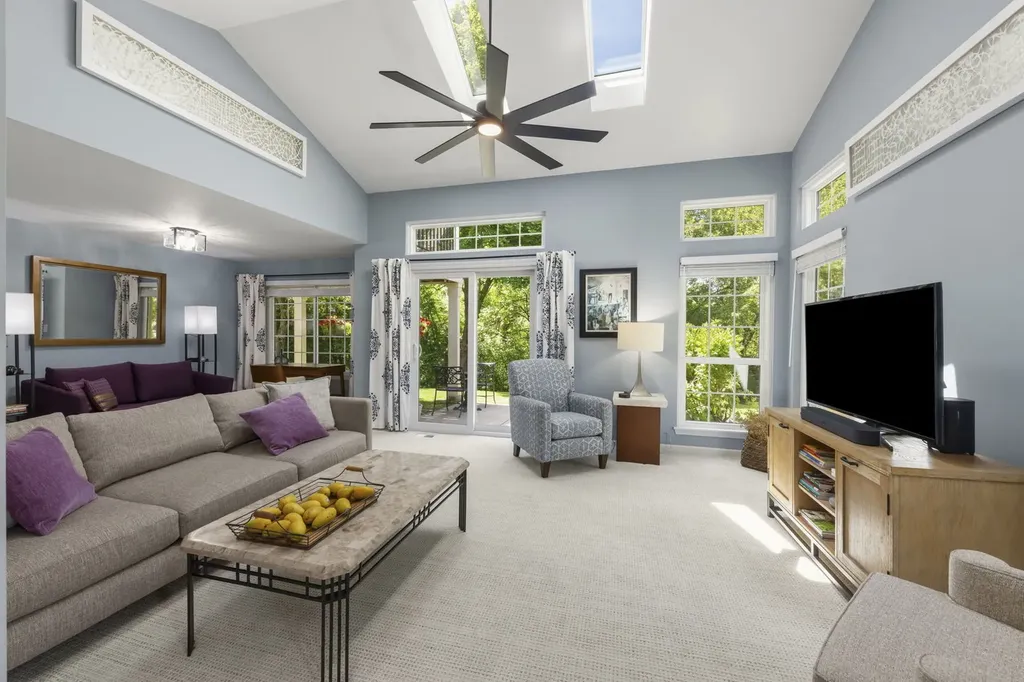 30W069 Penny Lane Warrenville IL 60555