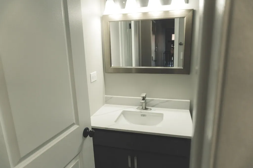 6034 North Wolcott Avenue Chicago IL 60660