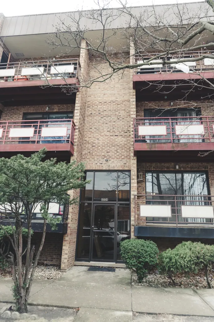 6034 North Wolcott Avenue Chicago IL 60660