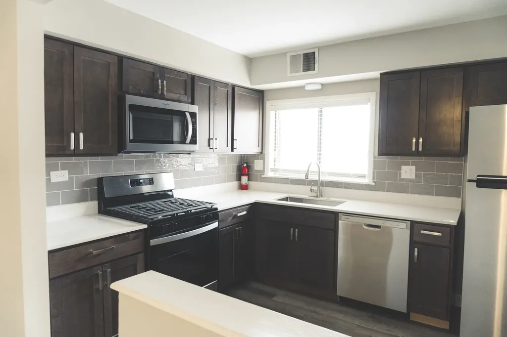 6034 North Wolcott Avenue Chicago IL 60660