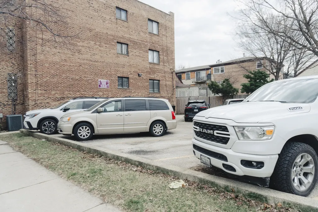 6034 North Wolcott Avenue Chicago IL 60660