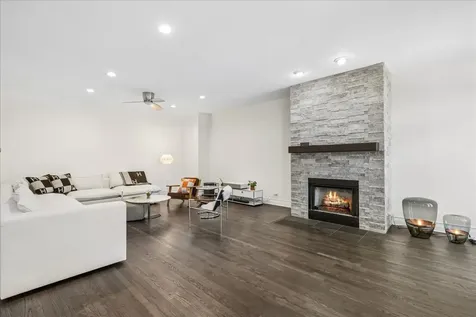 1863 Admiral Court Glenview IL 60026