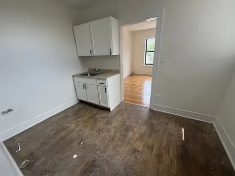 7351 North Damen Avenue Chicago IL 60645