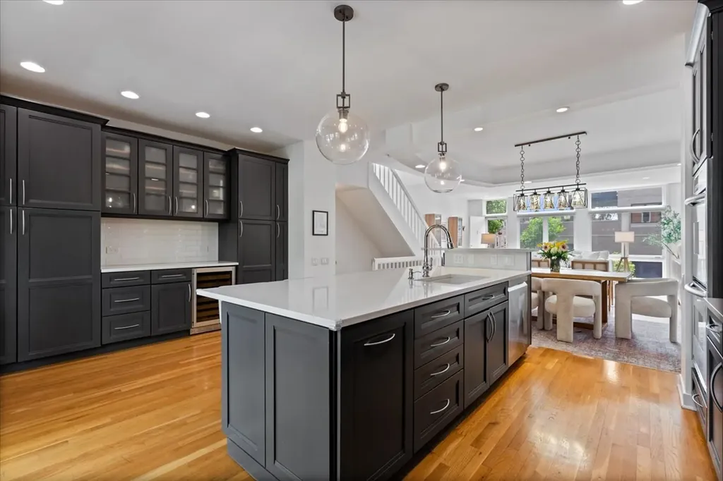 1350 West Wrightwood Avenue Chicago IL 60614