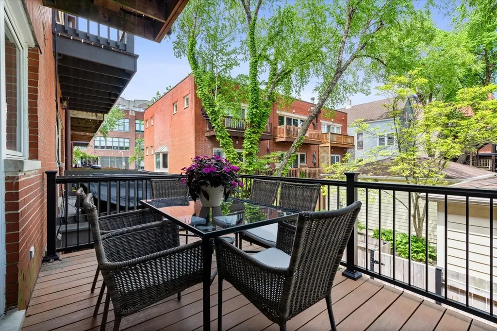 1350 West Wrightwood Avenue Chicago IL 60614