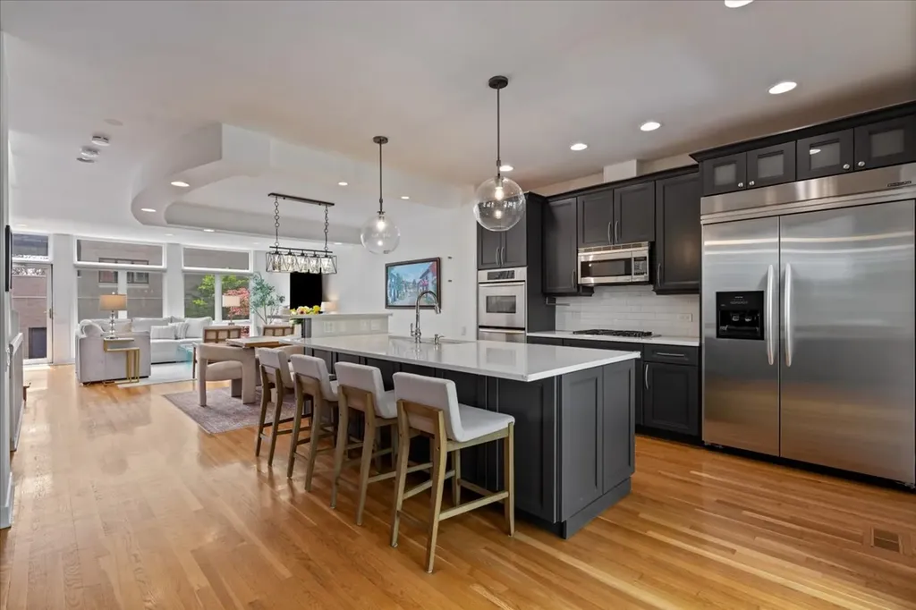 1350 West Wrightwood Avenue Chicago IL 60614