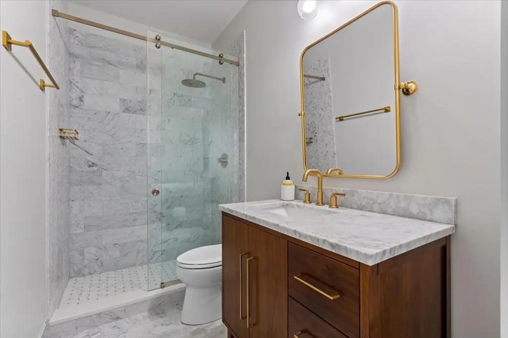 1350 West Wrightwood Avenue Chicago IL 60614