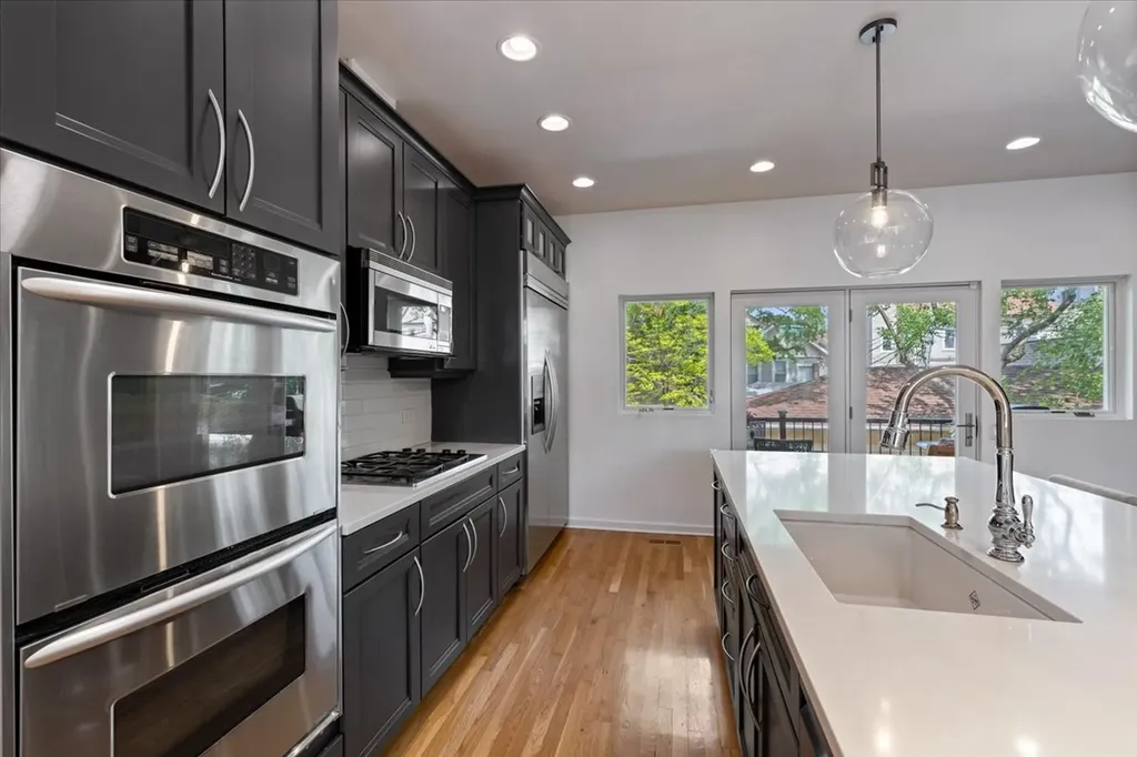 1350 West Wrightwood Avenue Chicago IL 60614