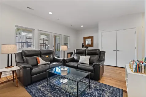 1350 West Wrightwood Avenue Chicago IL 60614