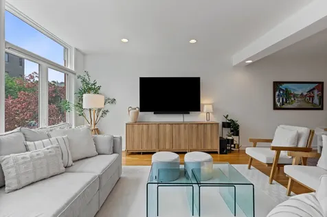 1350 West Wrightwood Avenue Chicago IL 60614