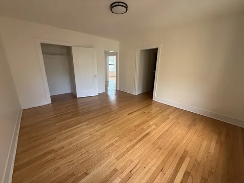 7351 North Damen Avenue Chicago IL 60645