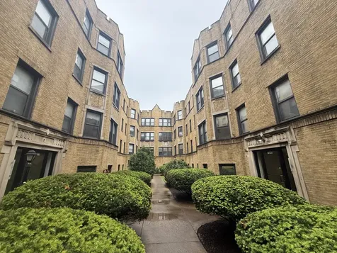 7351 North Damen Avenue Chicago IL 60645