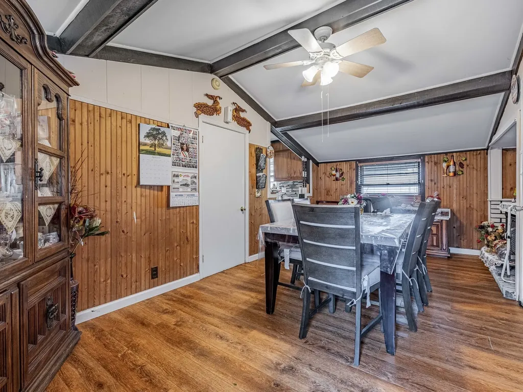 1045 Palace Street Aurora IL 60506