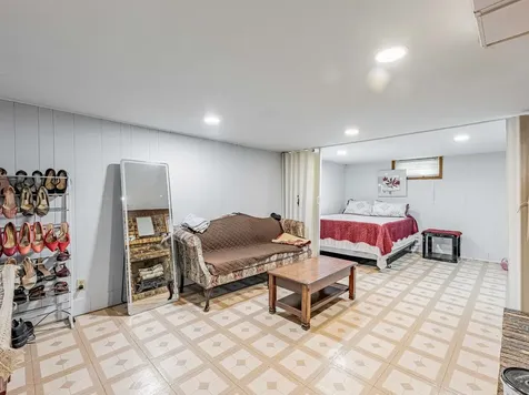 1045 Palace Street Aurora IL 60506