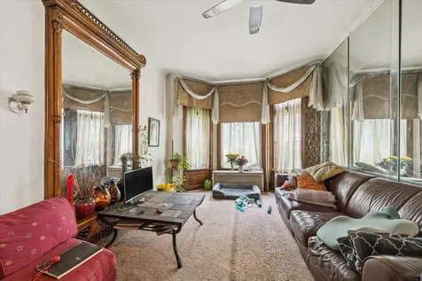 3633 South Giles Avenue Chicago IL 60653