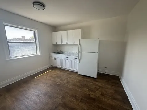 7351 North Damen Avenue Chicago IL 60645