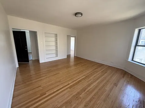 7351 North Damen Avenue Chicago IL 60645