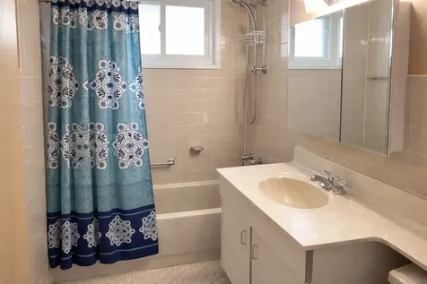 1706 West Jarvis Avenue Chicago IL 60626