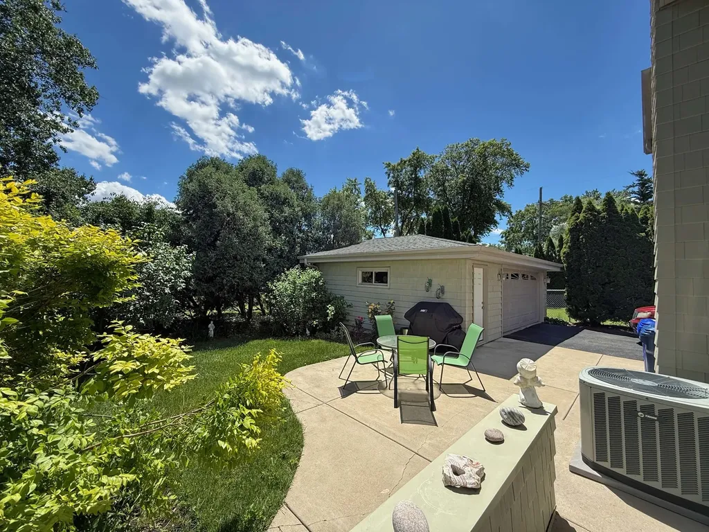 1406 Taft Avenue Wheaton IL 60189