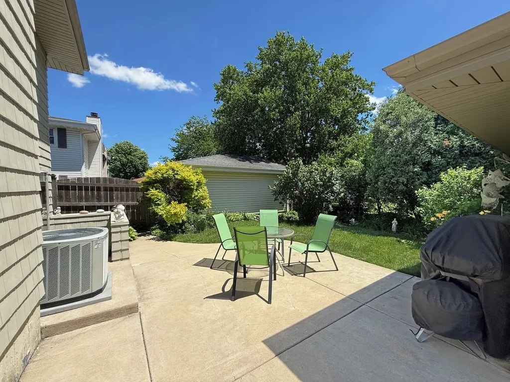 1406 Taft Avenue Wheaton IL 60189