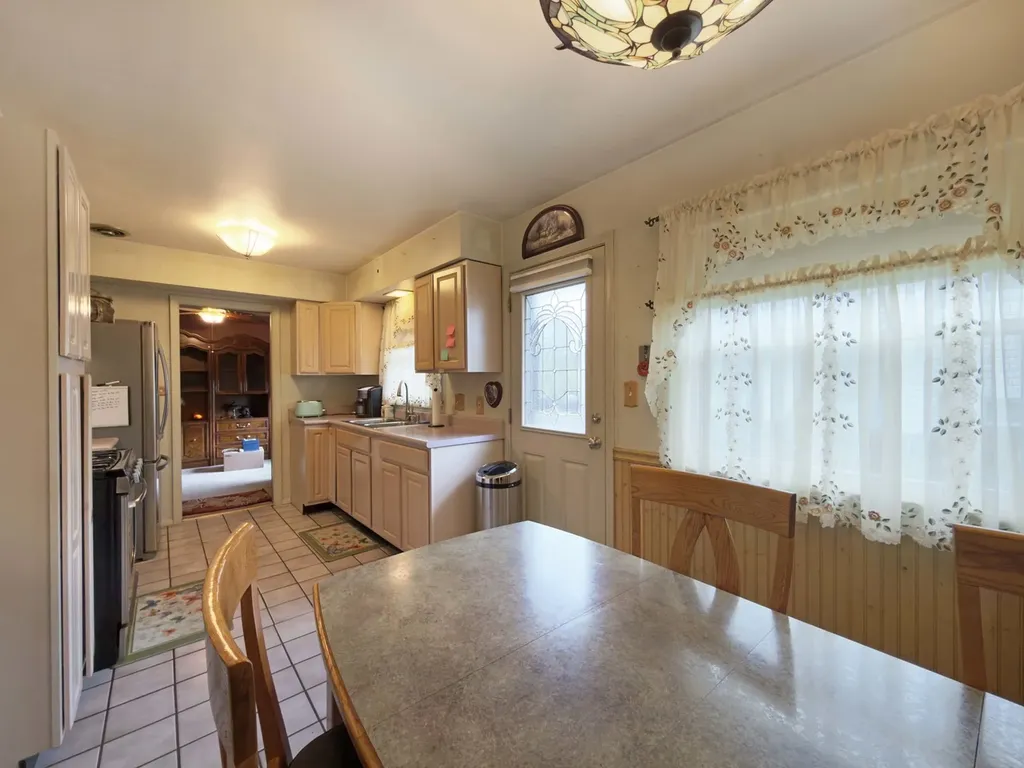 1406 Taft Avenue Wheaton IL 60189