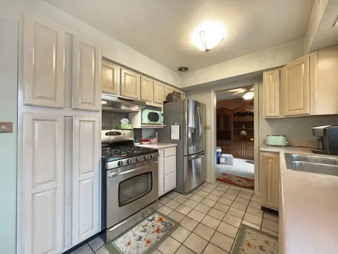 1406 Taft Avenue Wheaton IL 60189