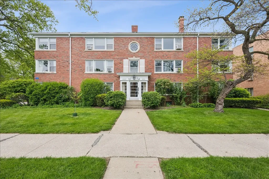 2221 Central Street Evanston IL 60201