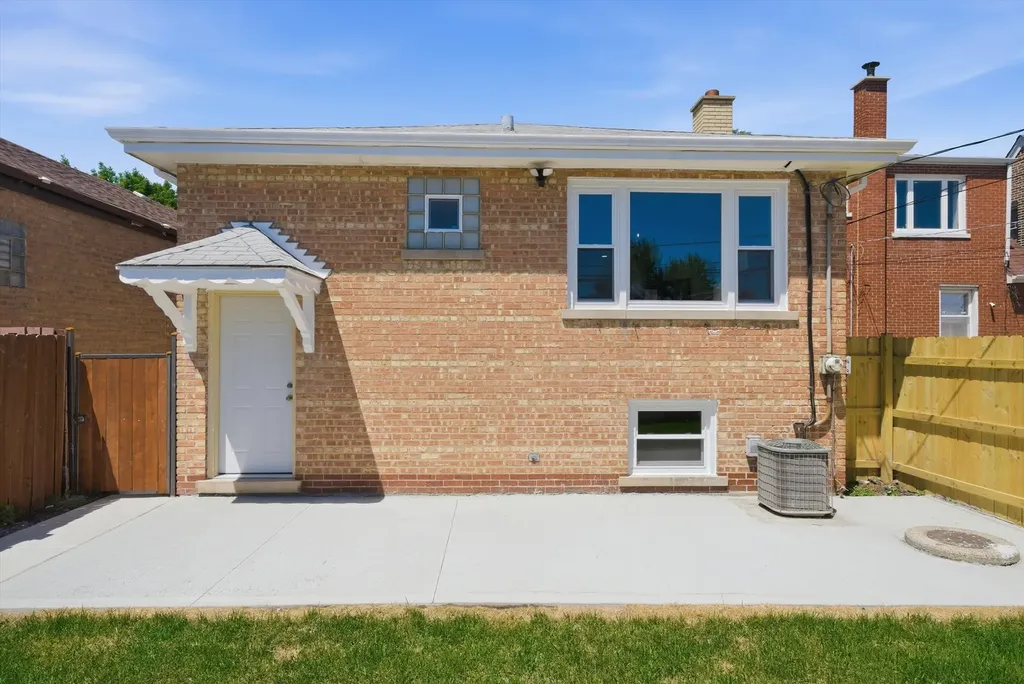 3907 West Marquette Road Chicago IL 60629