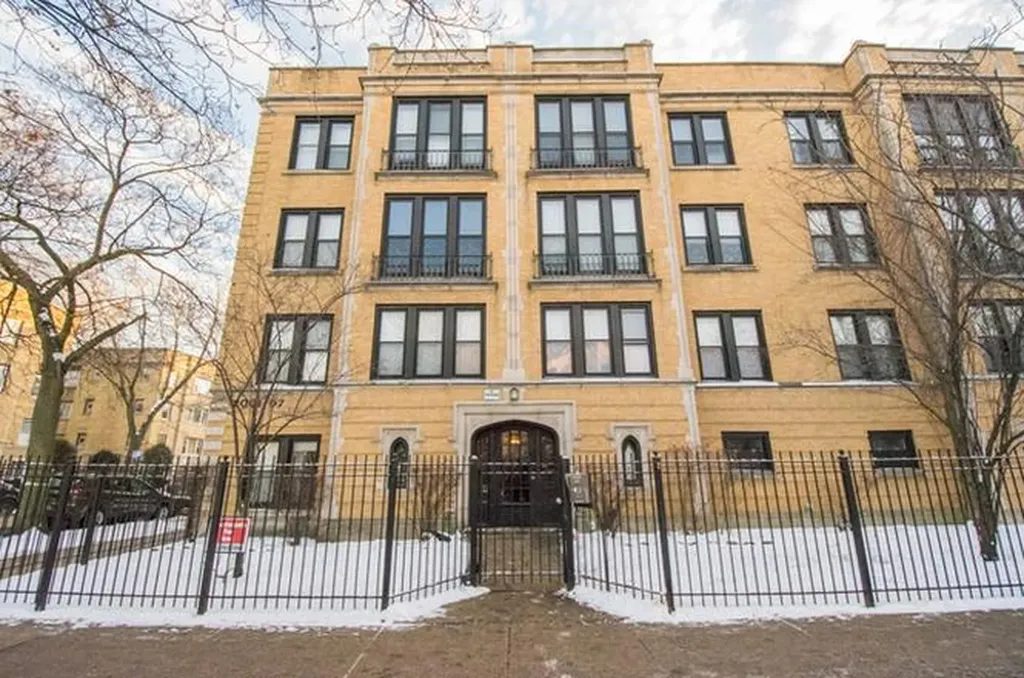 7402 North Damen Avenue Chicago IL 60645