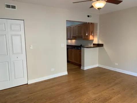 7402 North Damen Avenue Chicago IL 60645