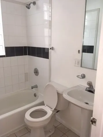 1237 West Wellington Avenue Chicago IL 60657